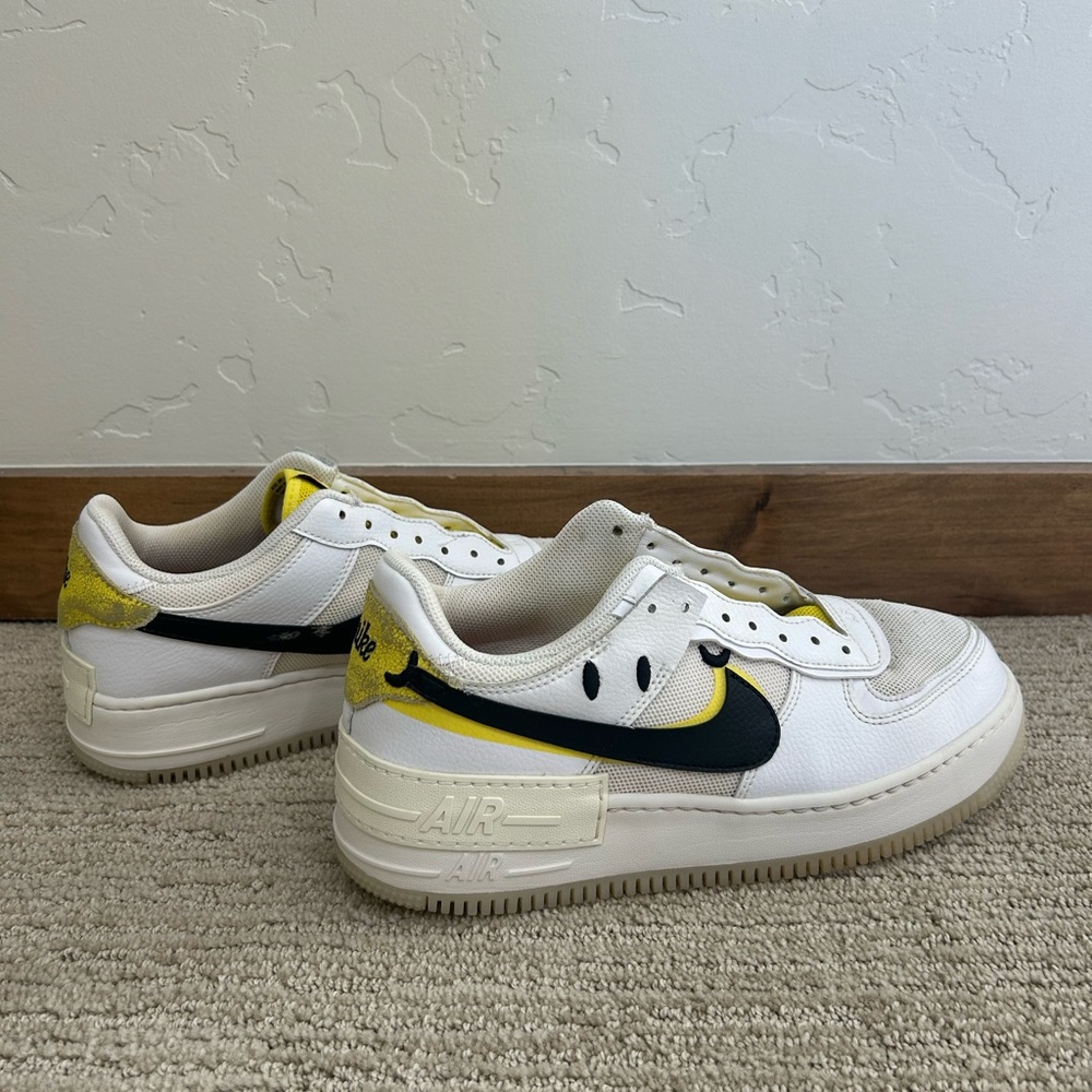 Nike Smiley Face Air Force 1